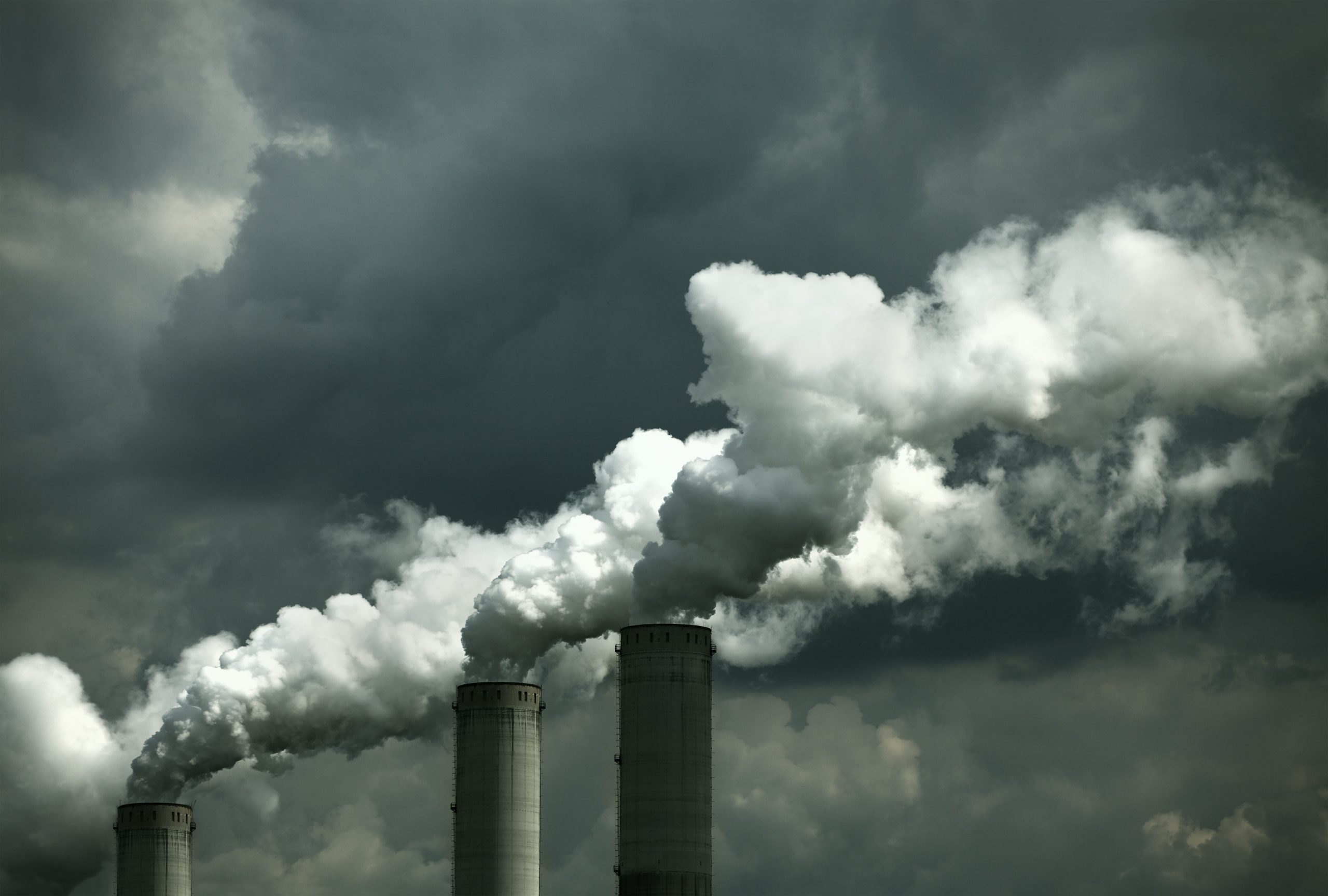 Загрязнение воздуха. Загрязненный воздух. Выбросы углекислого газа. Выбросы в воздух. ГАЗЫ загрязняющие атмосферу.